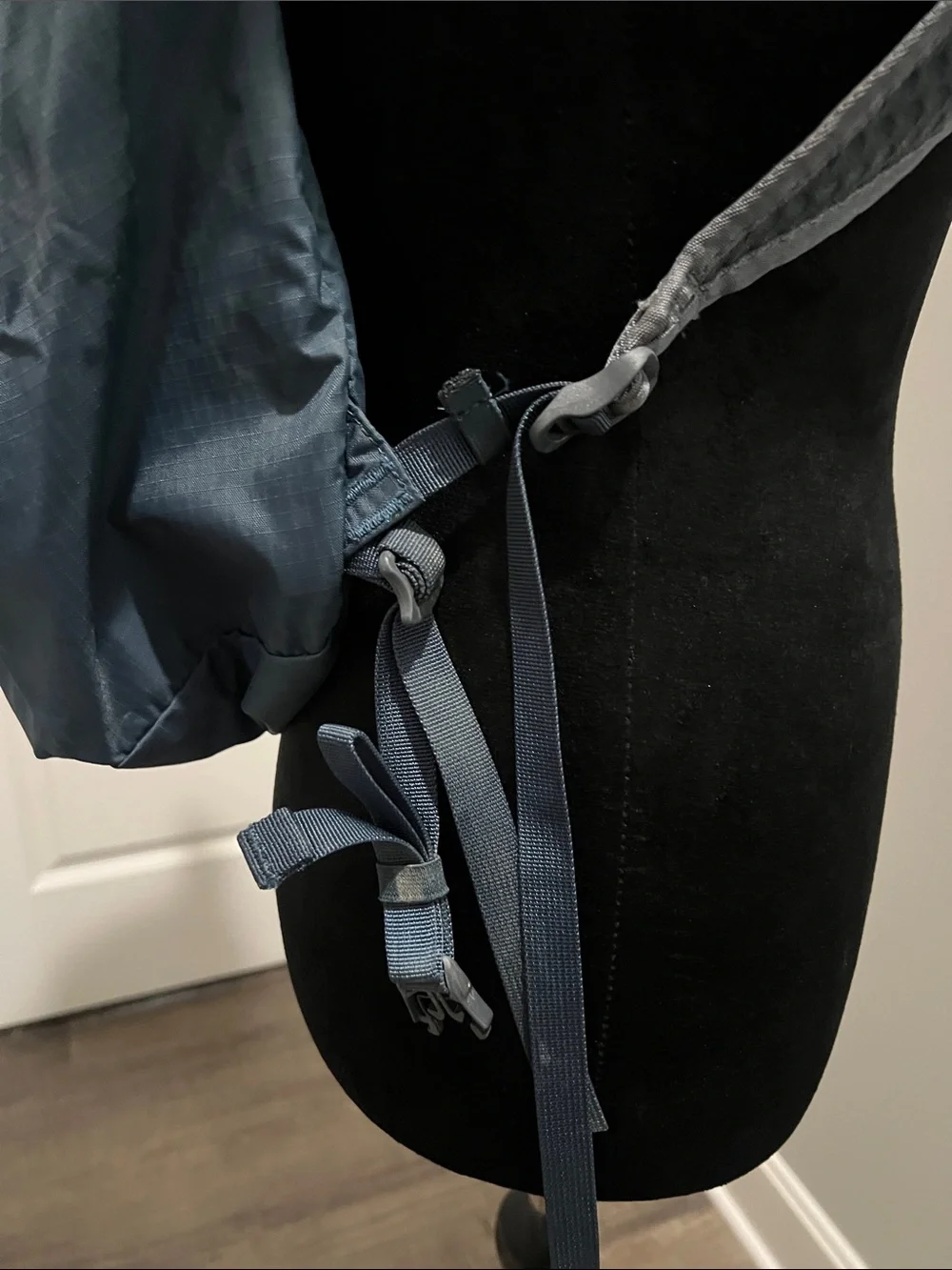 Vertx Men's Blue Lightweight Packable Backpack